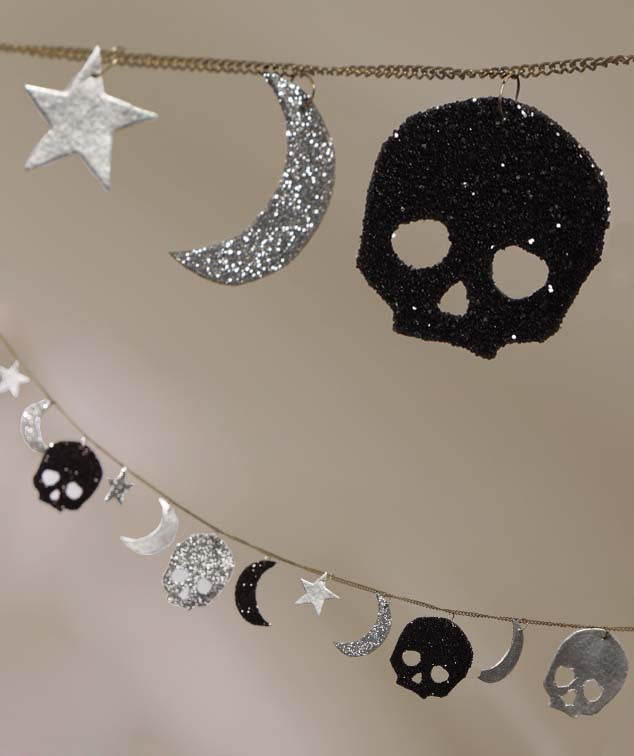 Skull Silhouette Garland