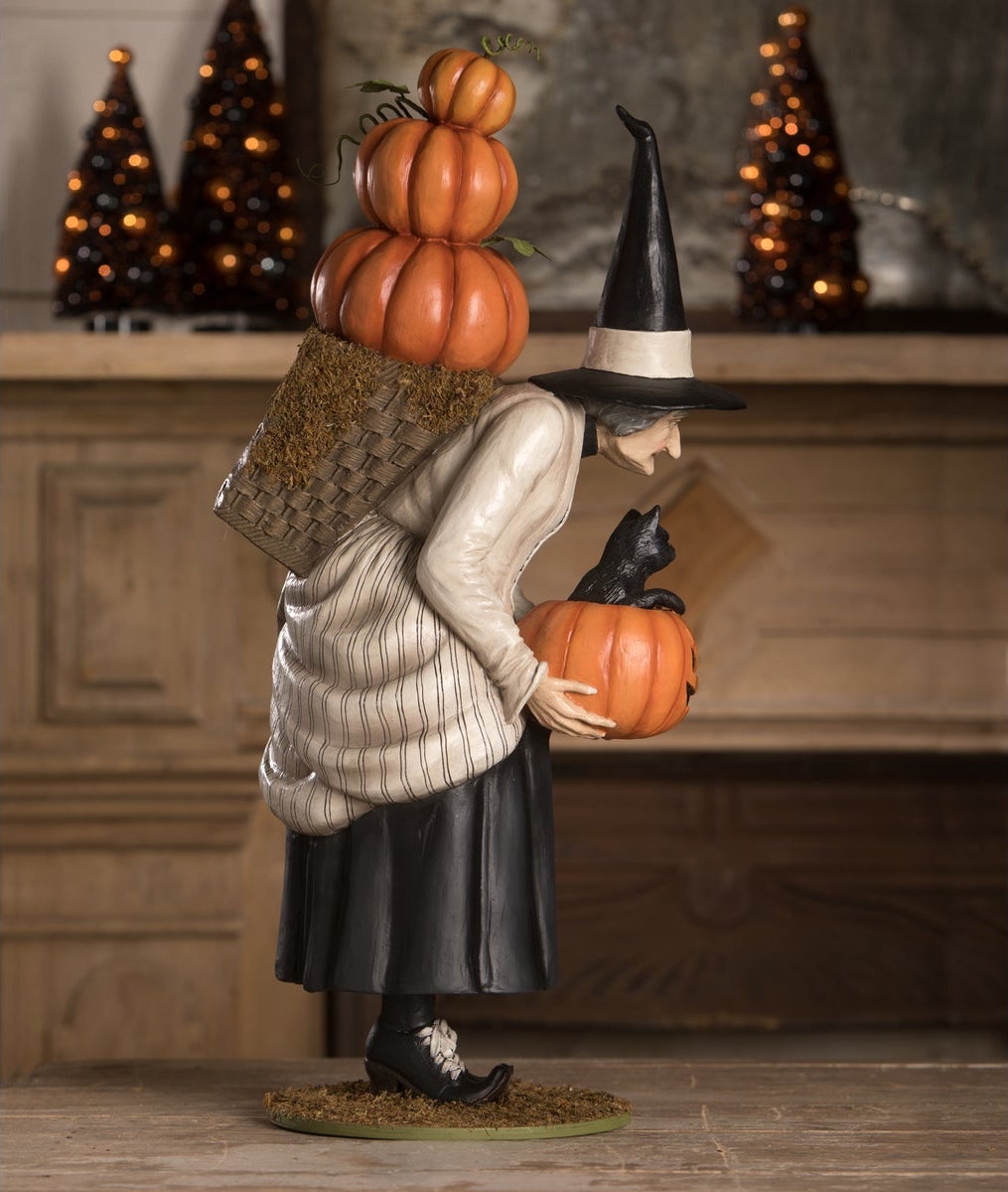 Minerva Witch Pumpkin Peddler